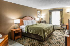  Quality Inn & Suites Columbus  Колумбус